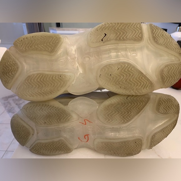 BALENCIAGA WOMEN  TRIPLE S SNEAKER SIZE 39 - Picture 5 of 16